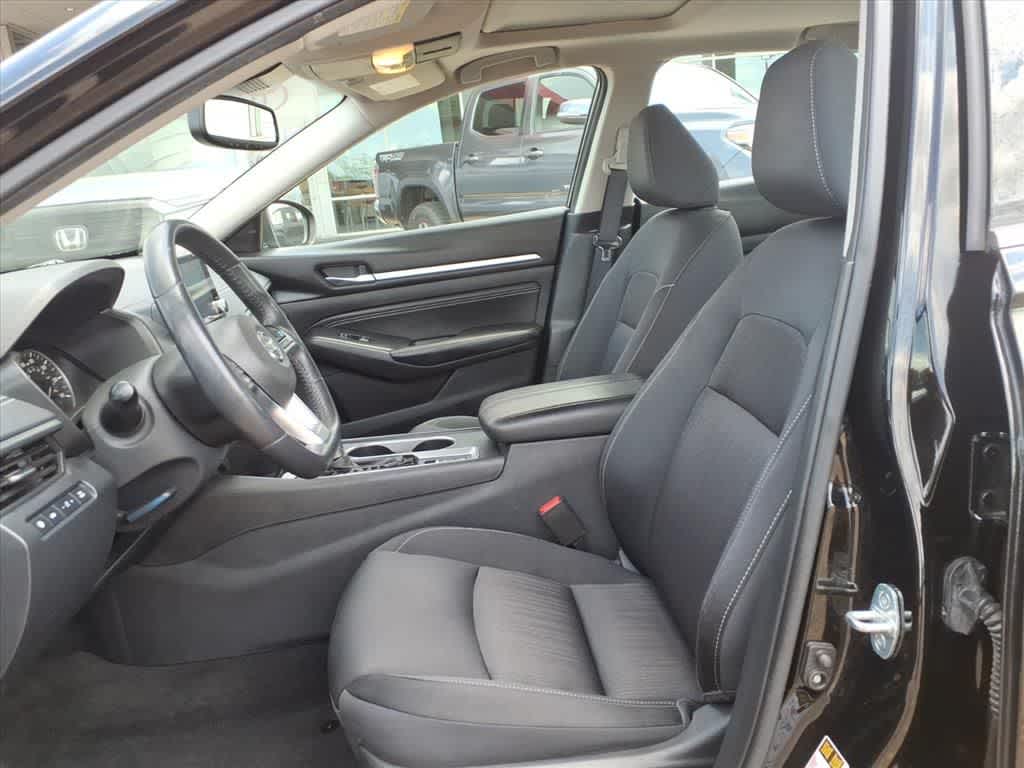 Thumbnail: 2019 Nissan Altima - 25