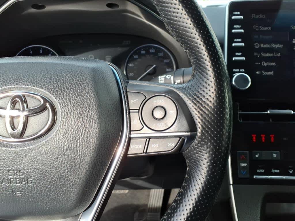 Thumbnail: 2022 Toyota Avalon - 15