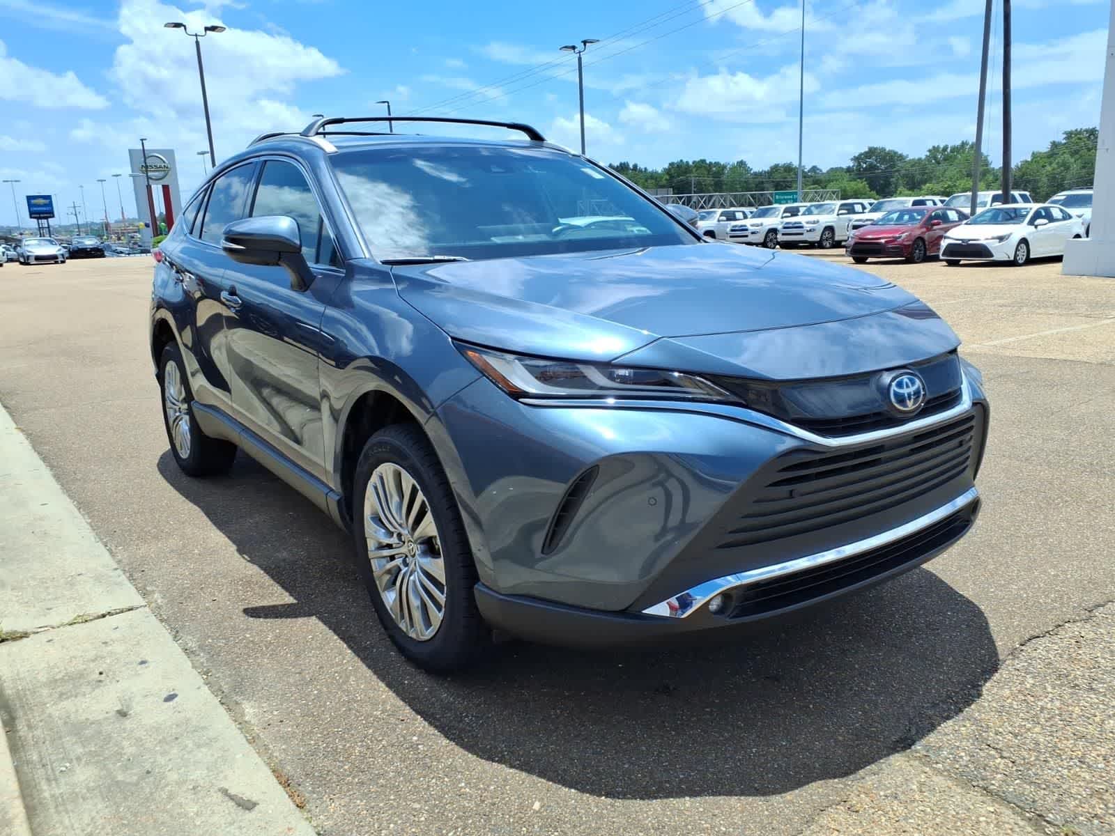 Thumbnail: 2023 Toyota Venza - 3