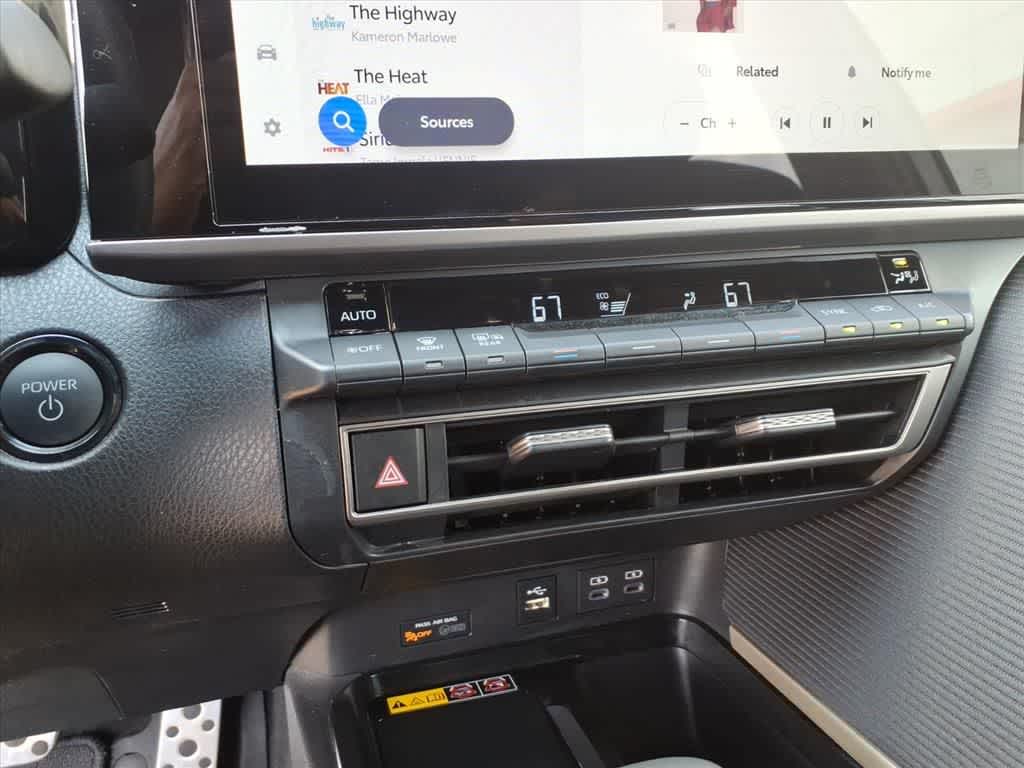 Thumbnail: 2025 Toyota Camry - 19