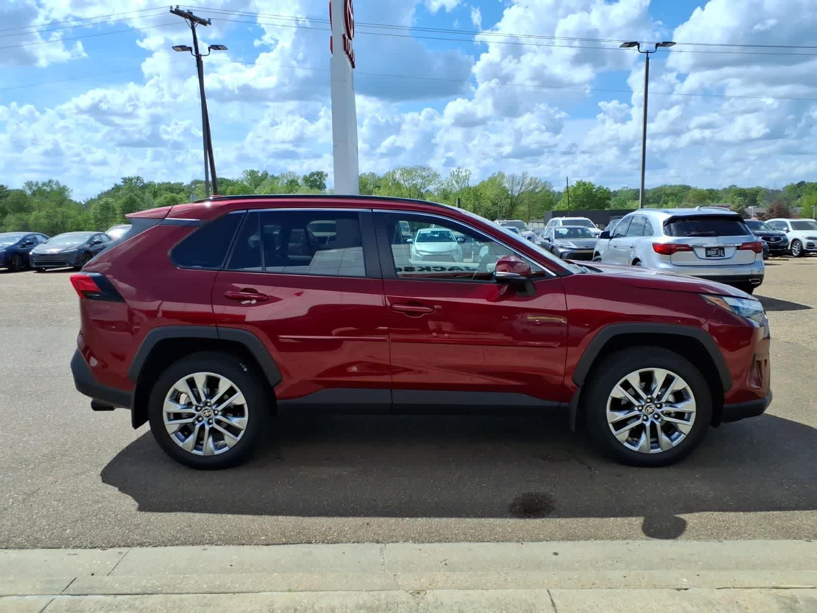 Thumbnail: 2025 Toyota RAV4 - 4