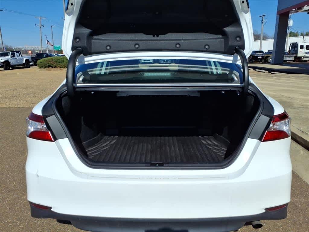 Thumbnail: 2019 Toyota Camry - 8