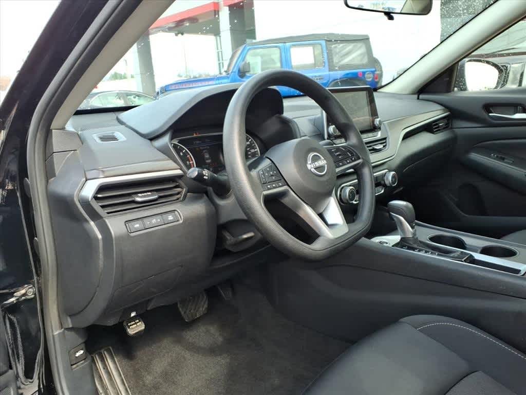 Thumbnail: 2025 Nissan Altima - 10