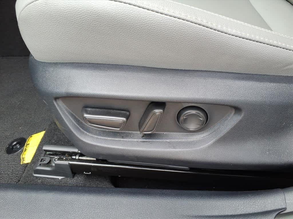 Thumbnail: 2025 Toyota Camry - 11