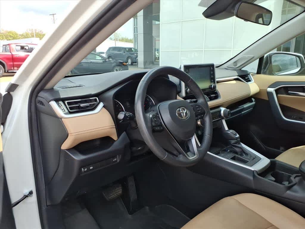 Thumbnail: 2019 Toyota RAV4 - 11