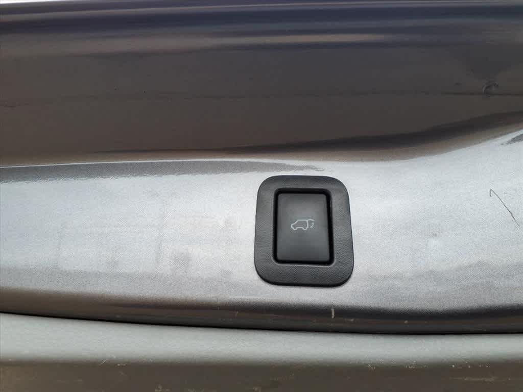 Thumbnail: 2019 Toyota Highlander - 9