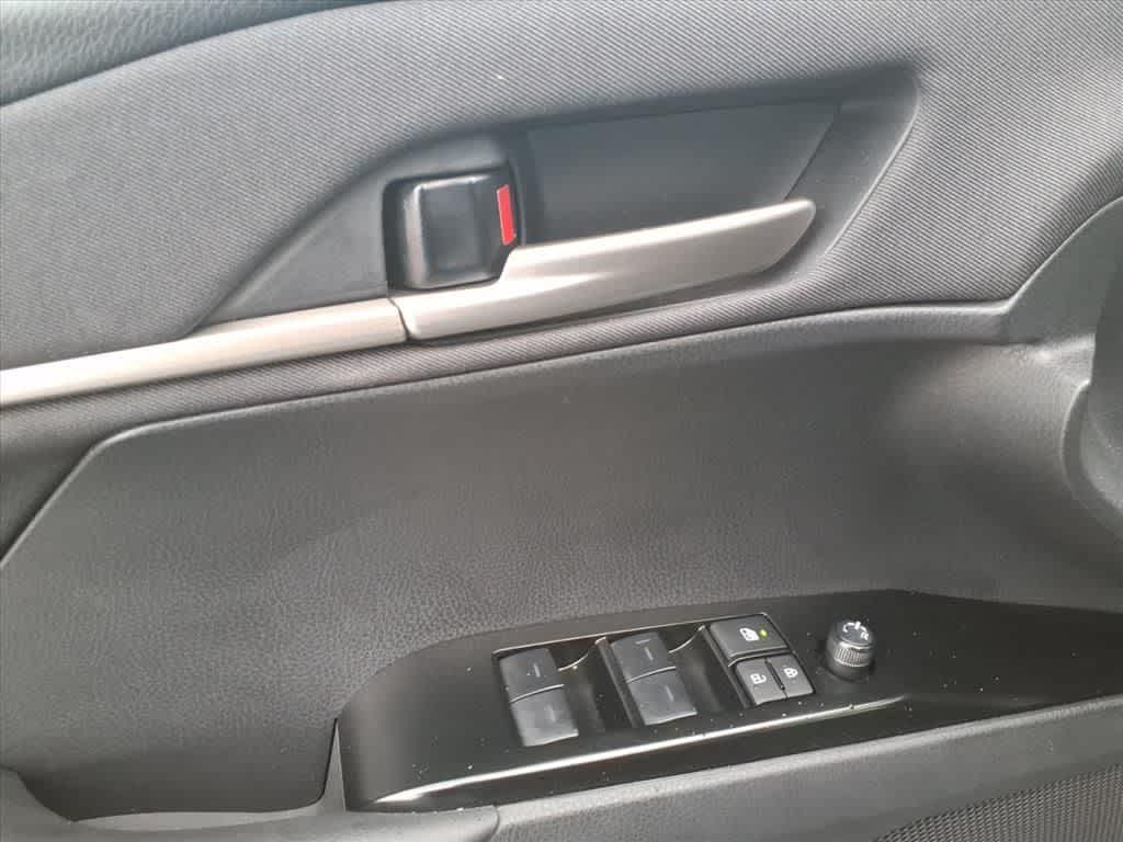 Thumbnail: 2025 Toyota Camry - 12