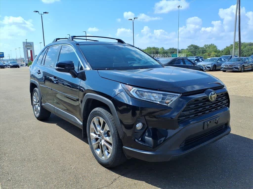 Thumbnail: 2021 Toyota RAV4 - 3