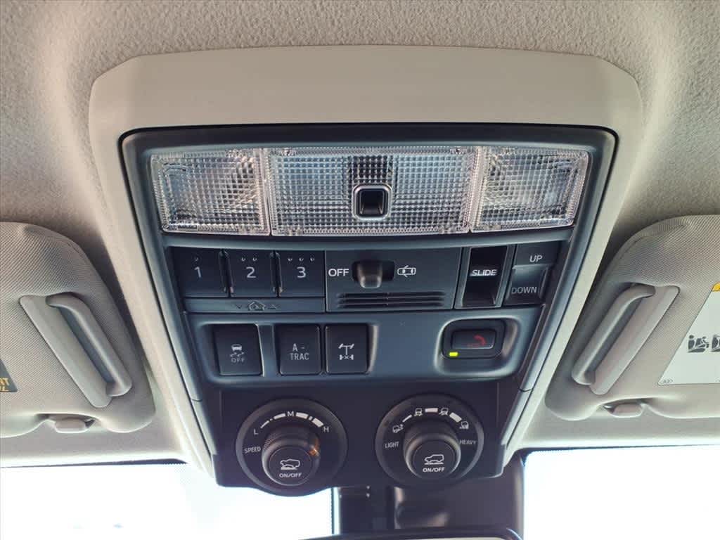 Thumbnail: 2022 Toyota 4Runner - 23