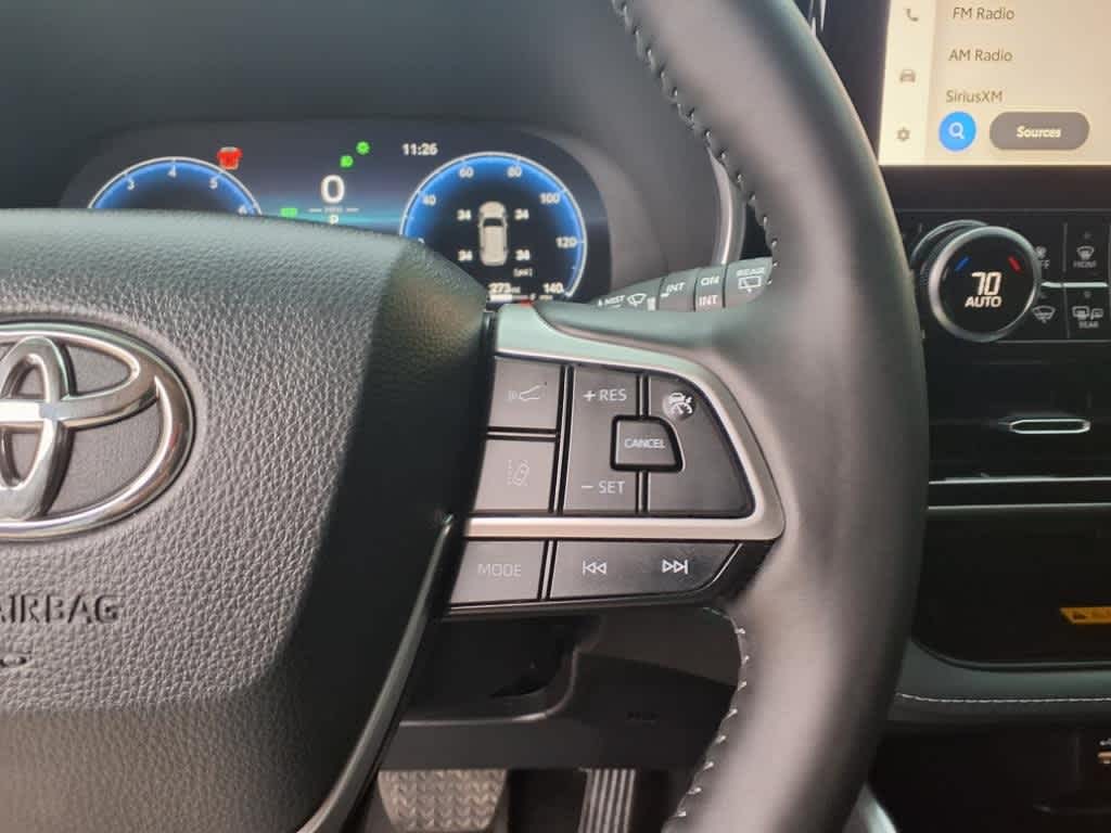 Thumbnail: 2024 Toyota Highlander - 16