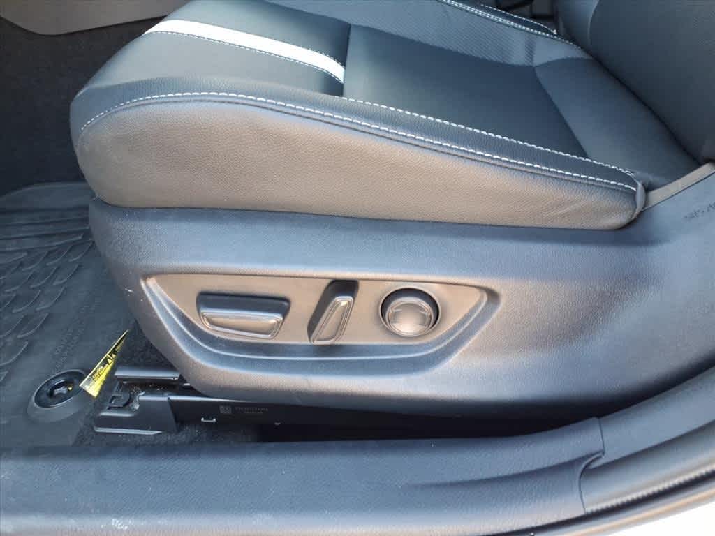 Thumbnail: 2025 Toyota Camry - 11