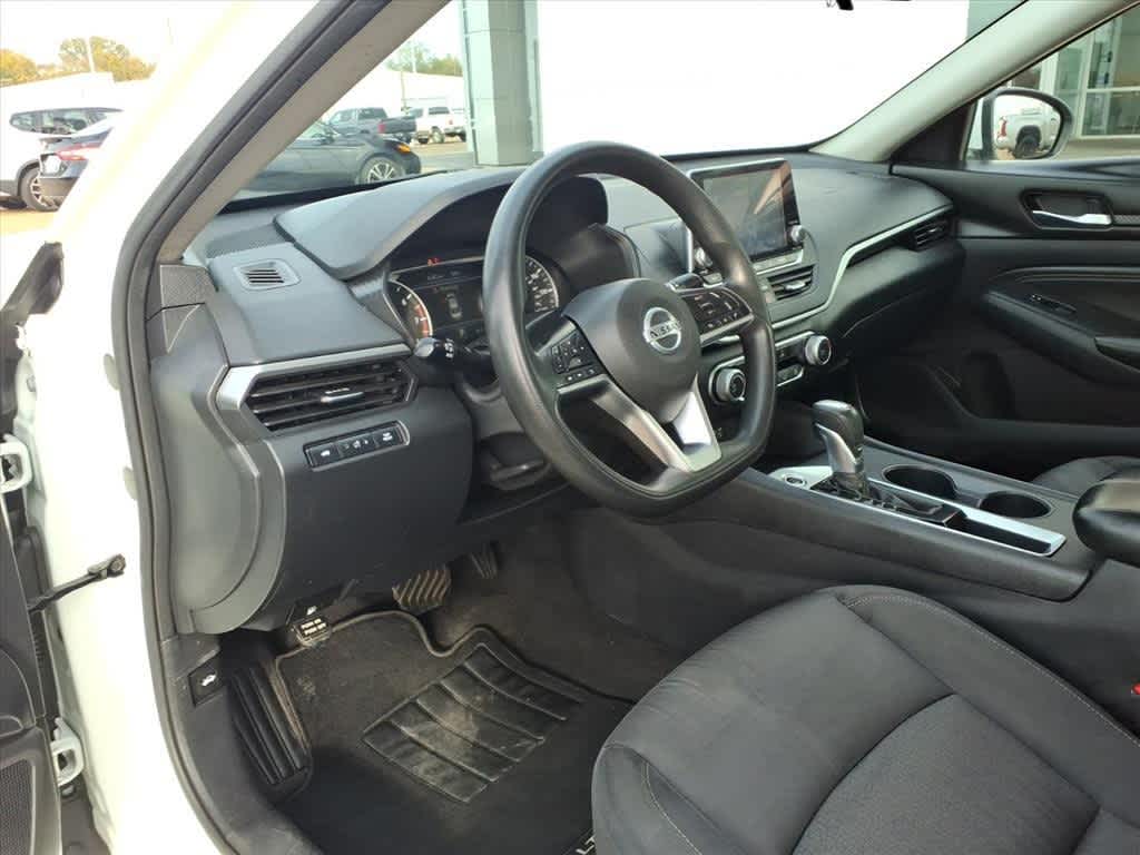 Thumbnail: 2020 Nissan Altima - 10