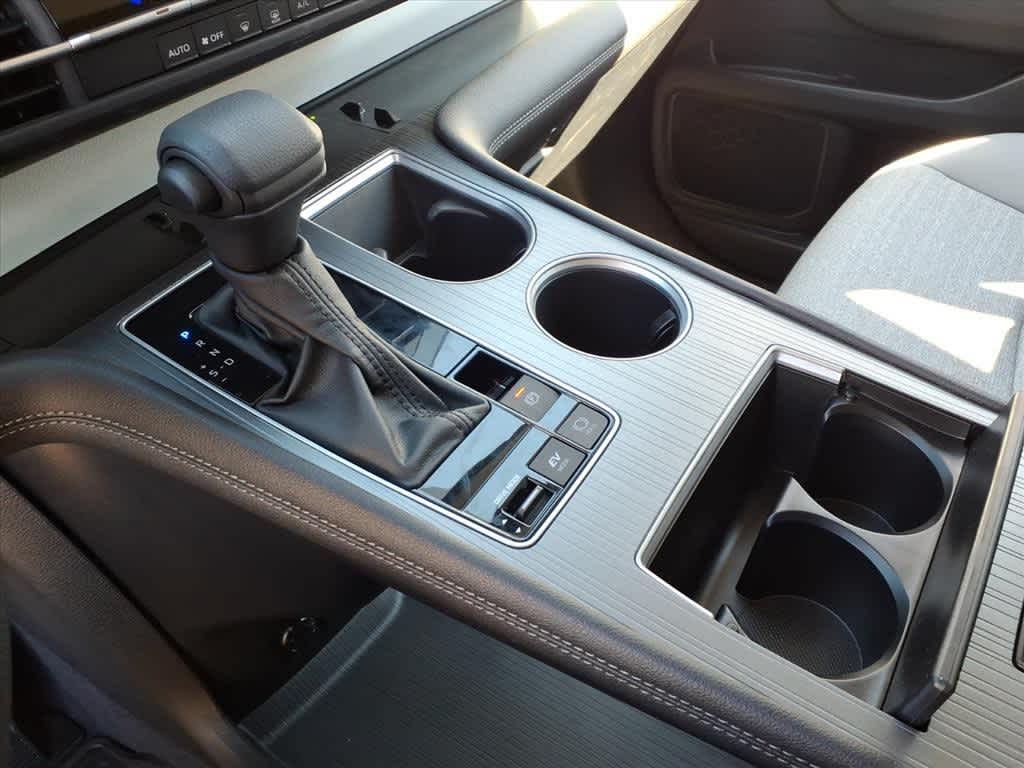 Thumbnail: 2025 Toyota Sienna - 21