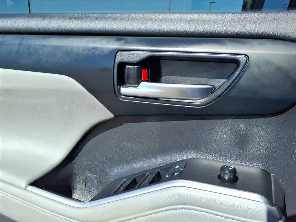 Thumbnail: 2021 Toyota Highlander - 13