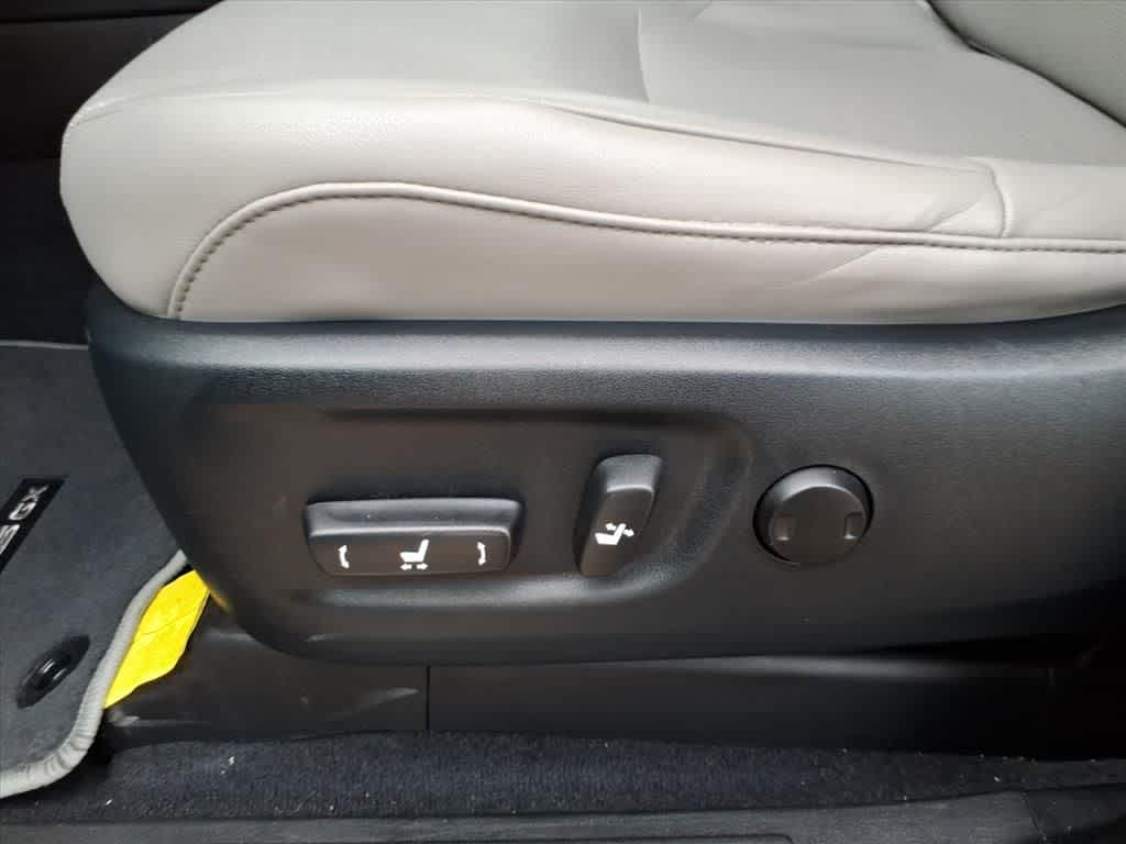 Thumbnail: 2023 Lexus GX - 12