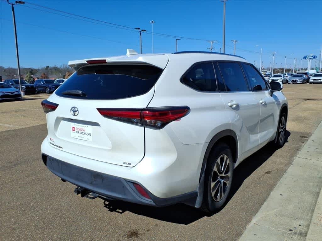 Thumbnail: 2021 Toyota Highlander - 5