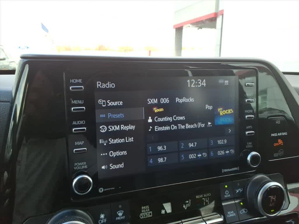 Thumbnail: 2022 Toyota Highlander - 18