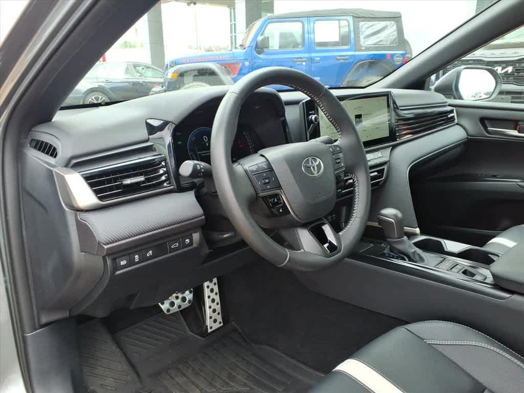 Thumbnail: 2025 Toyota Camry - 10