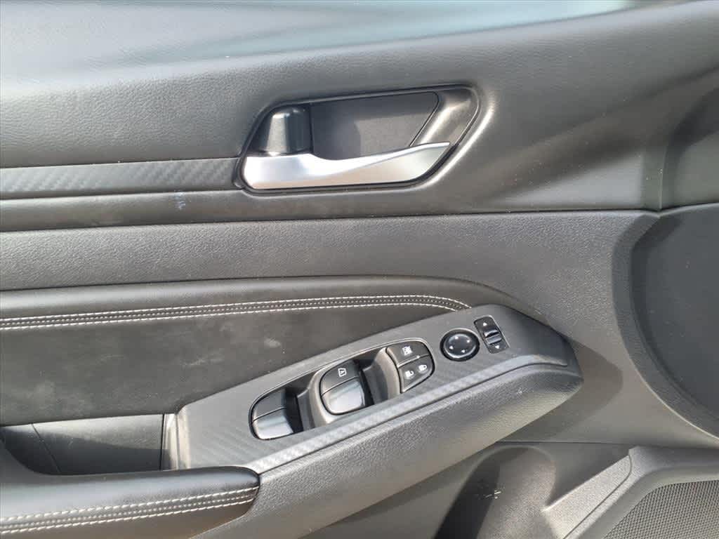 Thumbnail: 2020 Nissan Altima - 12