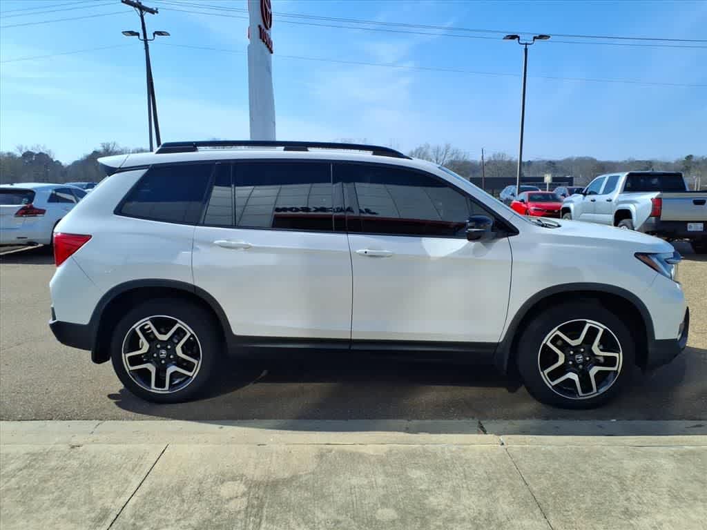 Thumbnail: 2023 Honda Passport - 4