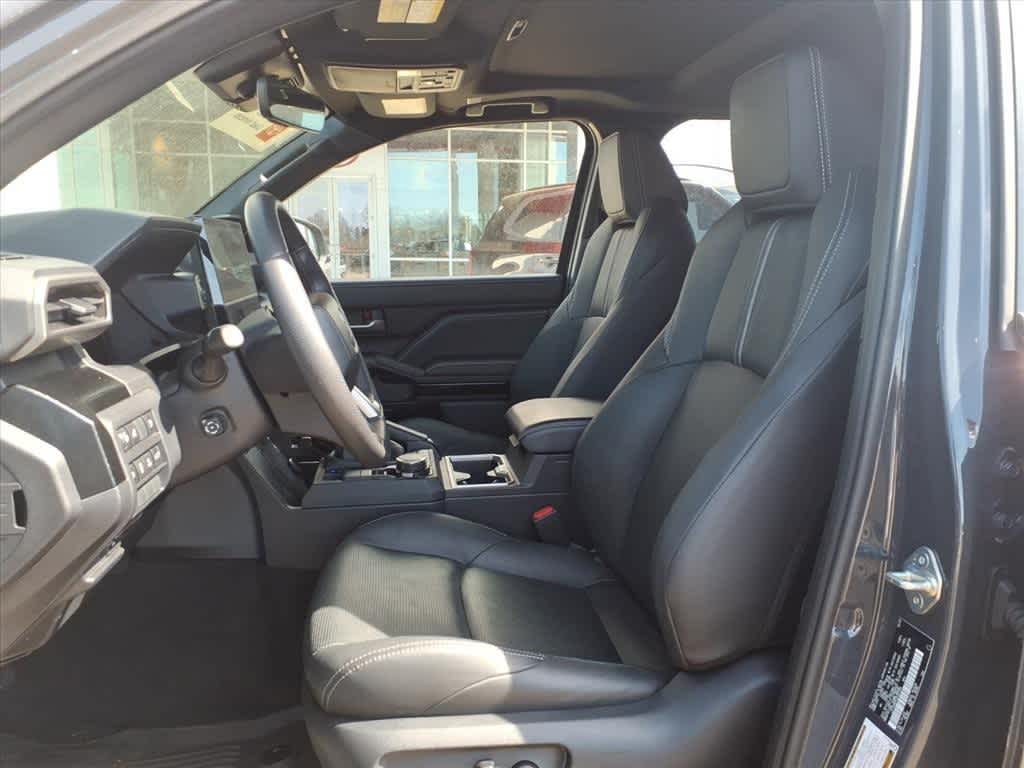 Thumbnail: 2025 Toyota 4Runner - 25