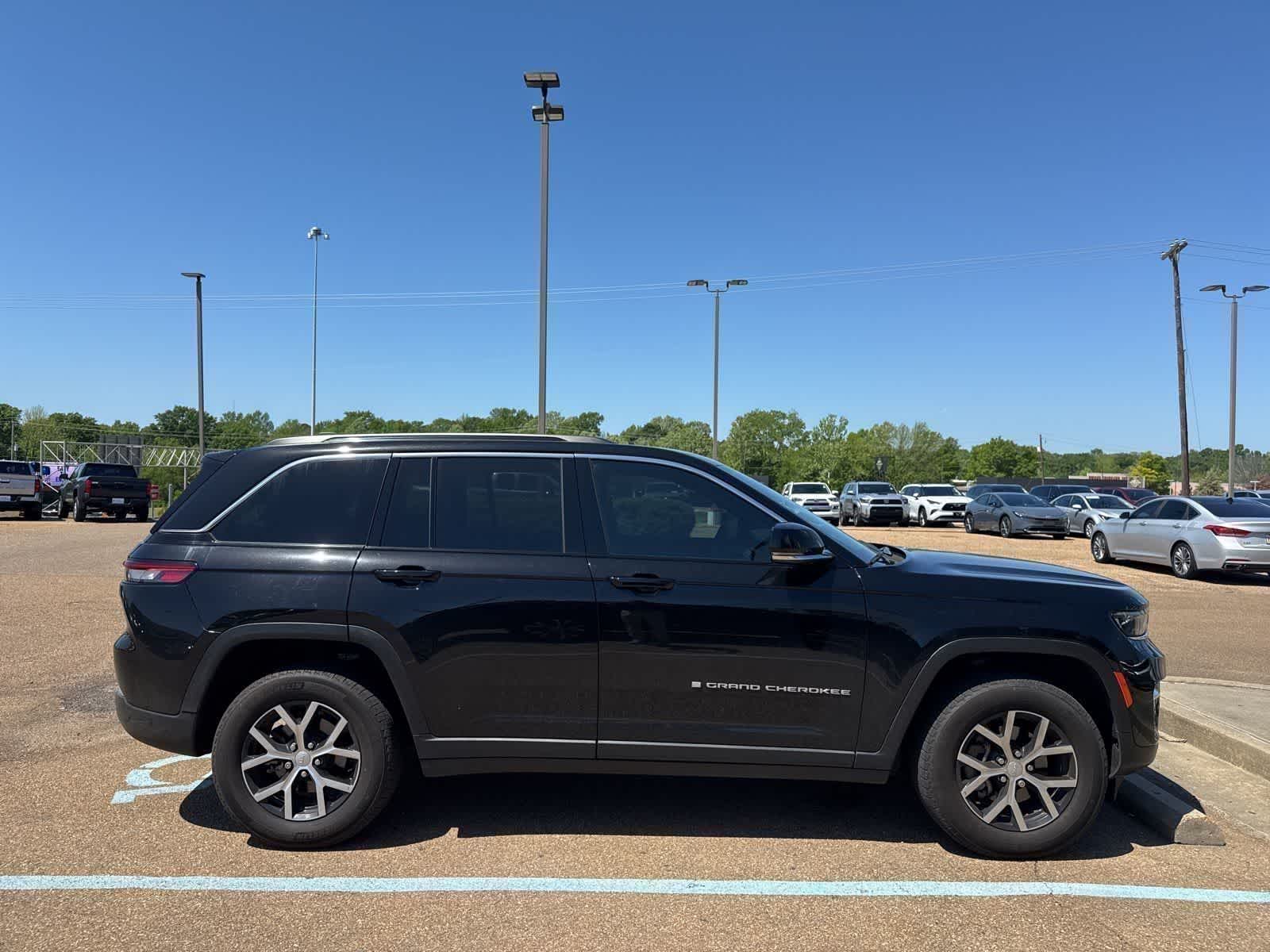 Thumbnail: 2024 Jeep Grand Cherokee - 5