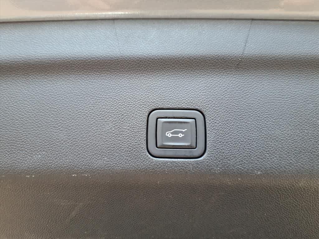 Thumbnail: 2023 GMC Yukon - 10