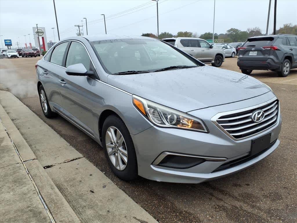 Thumbnail: 2016 Hyundai Sonata - 3