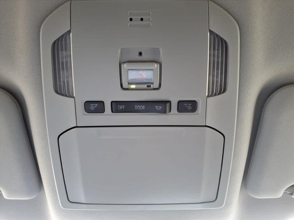 Thumbnail: 2022 Toyota Highlander - 23