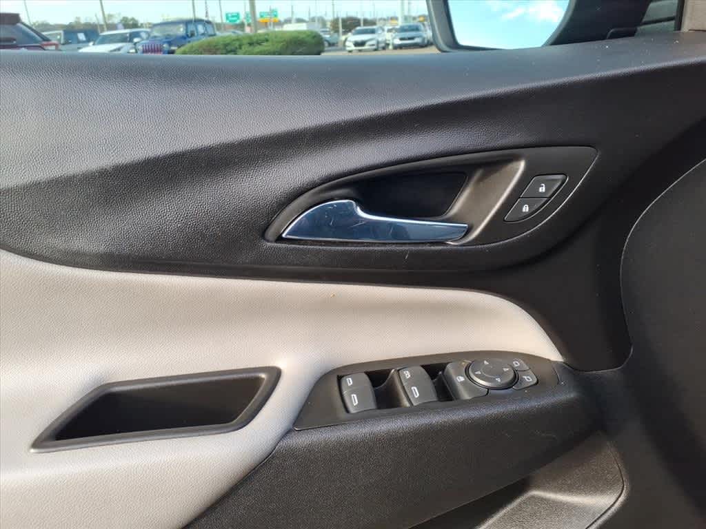 Thumbnail: 2022 Chevrolet Equinox - 12