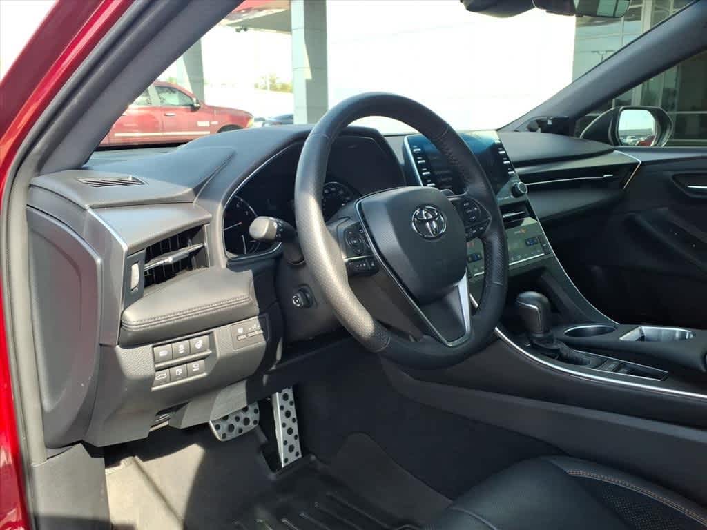 Thumbnail: 2020 Toyota Avalon - 10