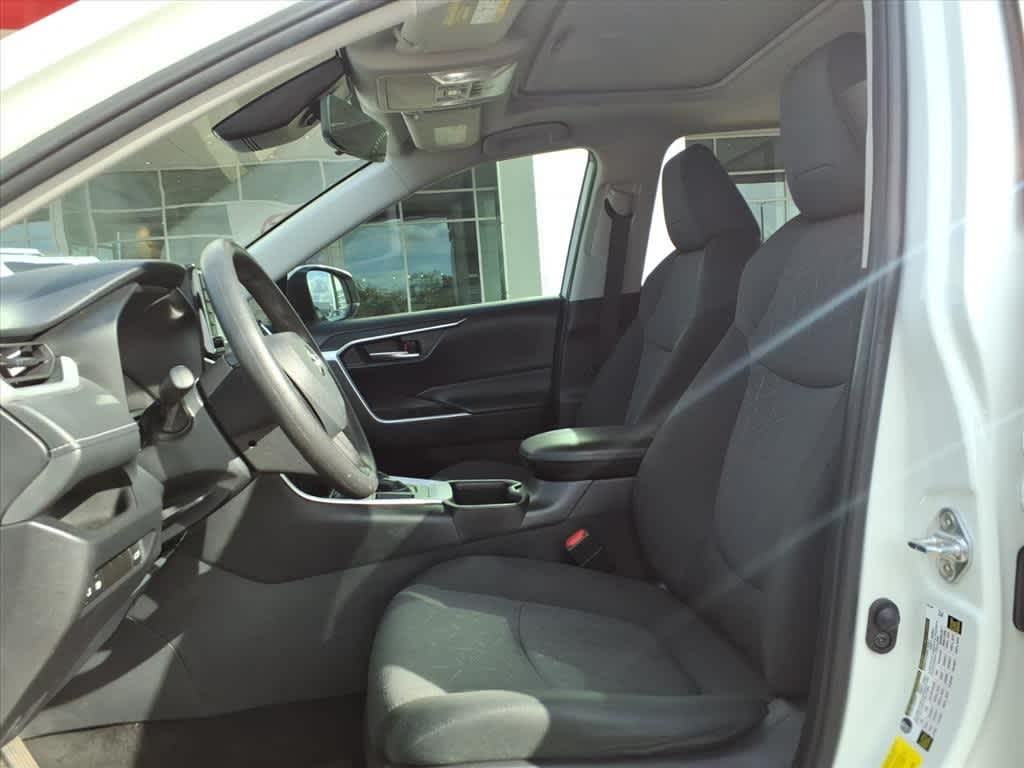 Thumbnail: 2022 Toyota RAV4 - 26