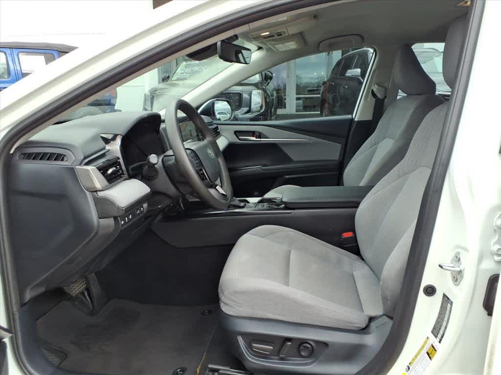 Thumbnail: 2025 Toyota Camry - 24