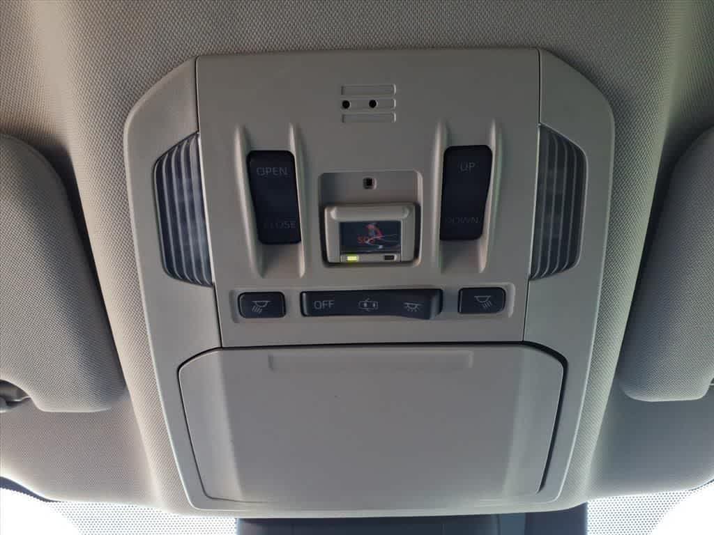 Thumbnail: 2020 Toyota Highlander - 24