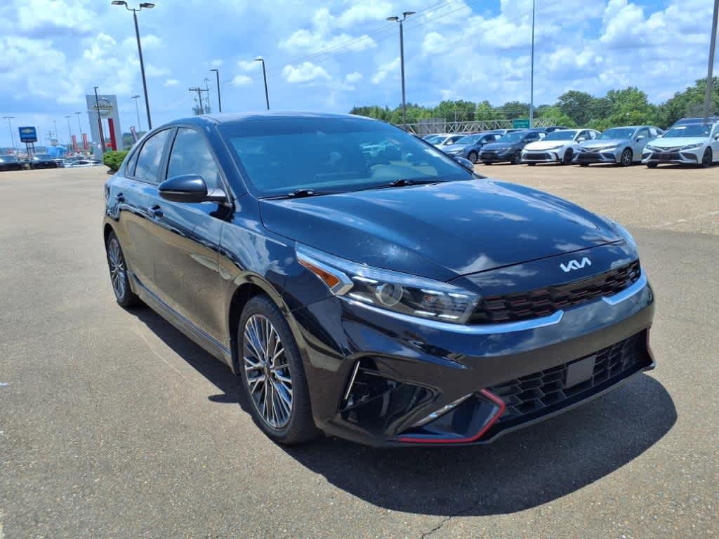 Thumbnail: 2023 Kia Forte - 3