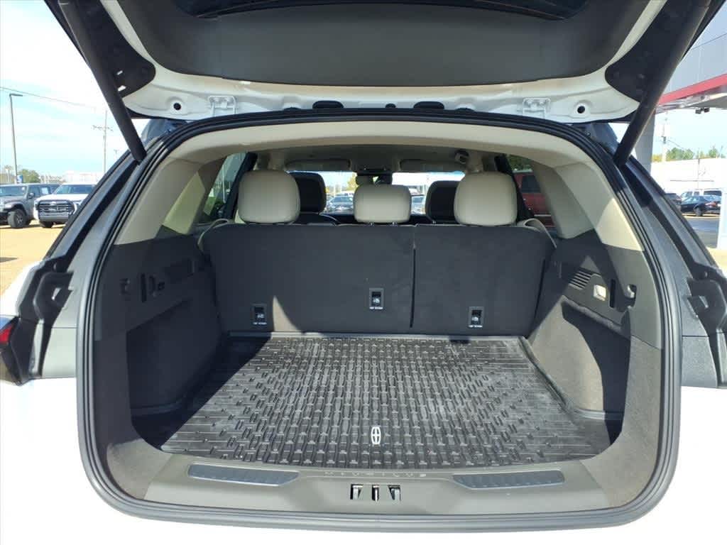 Thumbnail: 2024 Lincoln Nautilus - 8