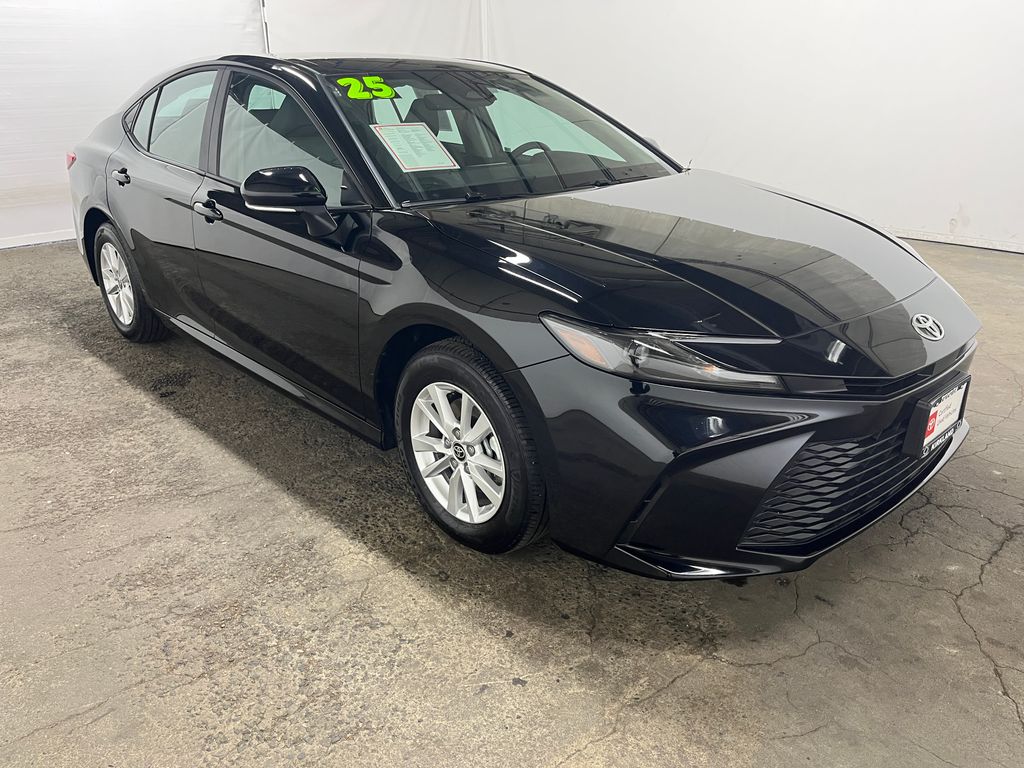 2025 Toyota Camry LE AWD Hybrid's photo