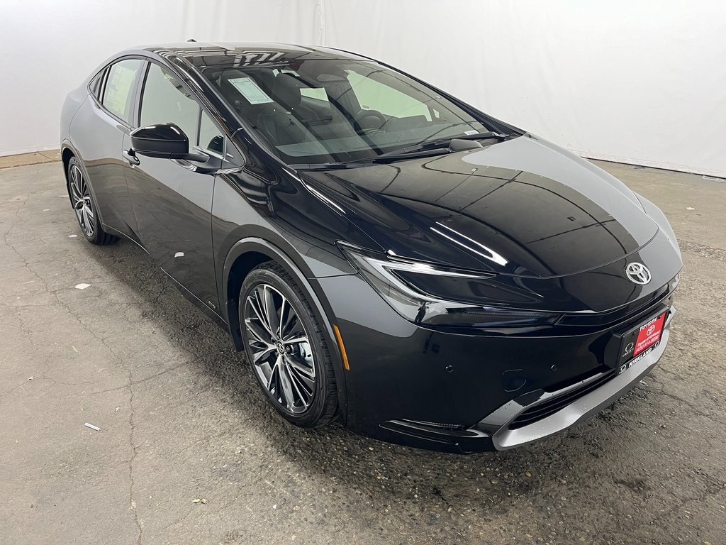 2026 Toyota Prius XLE's photo