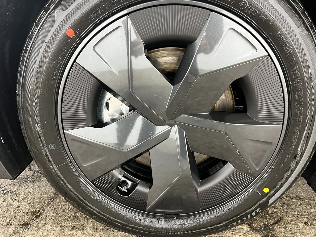 New 2026 Toyota Prius Plug-in Hybrid SE PLUG-IN HYBRID