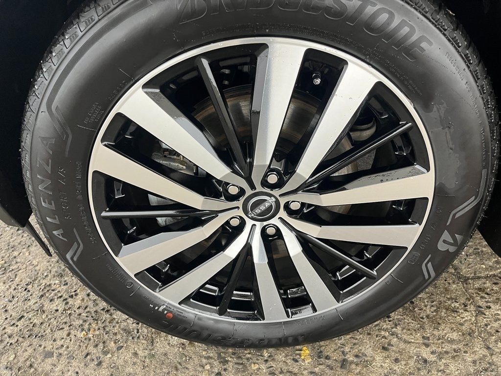 Used 2024 Nissan Pathfinder Platinum SUV