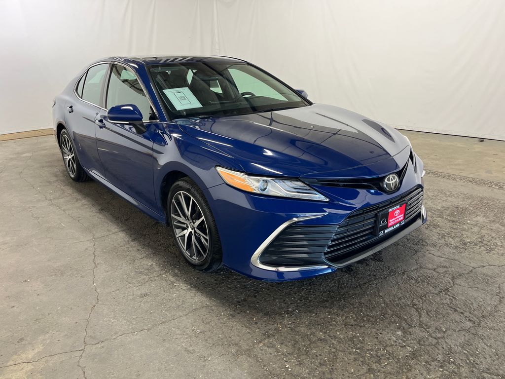 2024 Toyota Camry XLE's photo