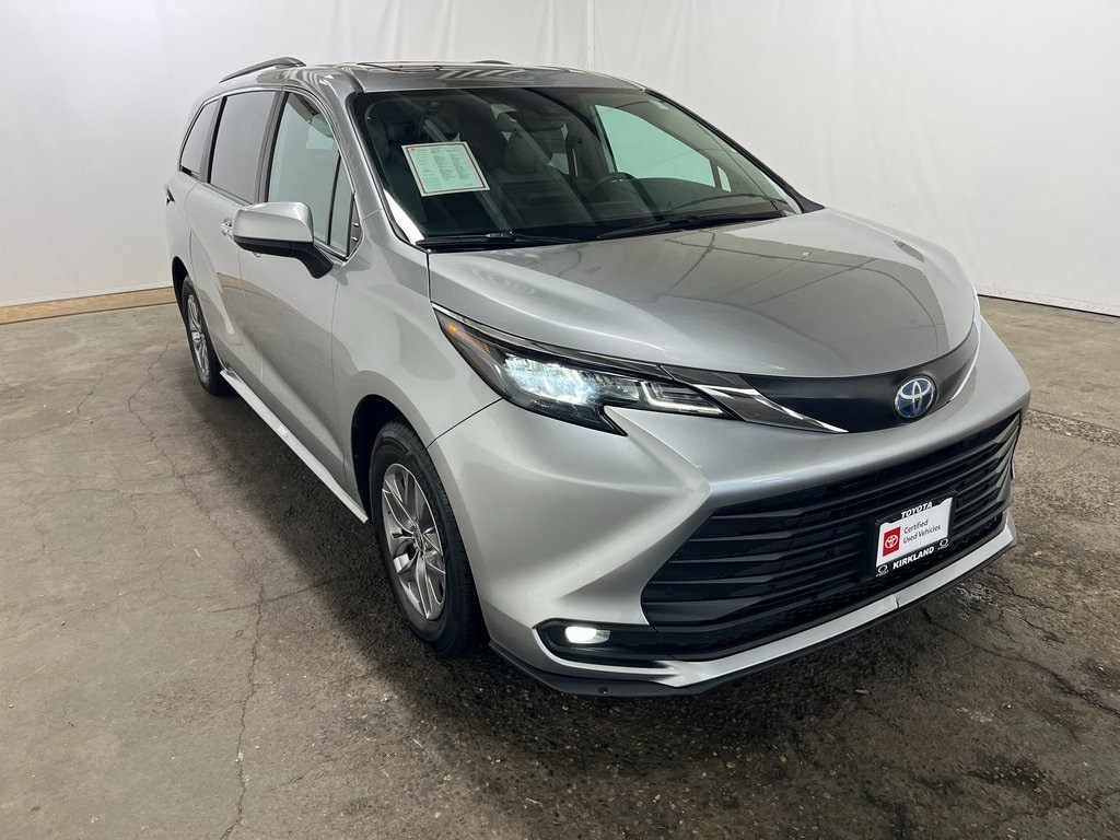Certified 2025 Toyota Sienna XLE Minivan/Van