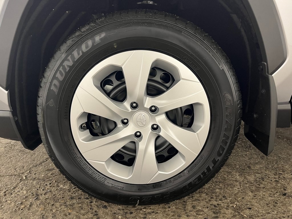 New 2025 Toyota RAV4 LE LE AWD SUV