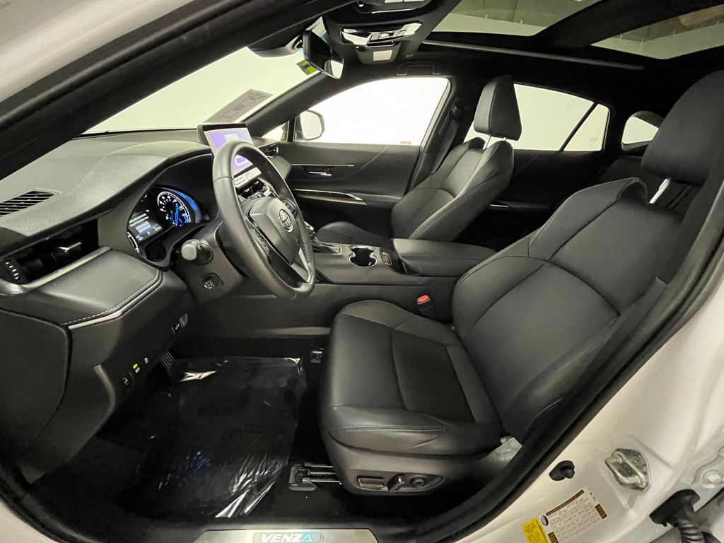 2024 Toyota Venza Nightshade - Photo 10