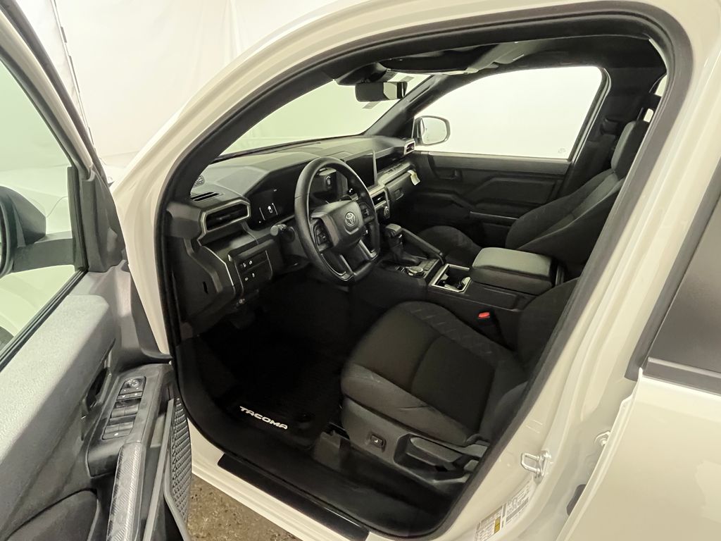 2026 Toyota Tacoma SR5 - Photo 10