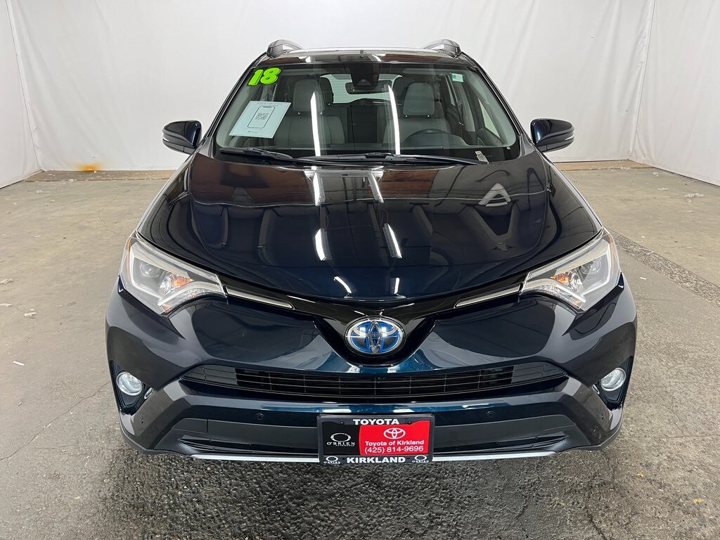2018 Toyota RAV4 Hybrid Limited photo 2