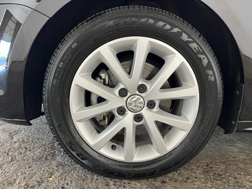 2013 Volkswagen Jetta 2.5L SE photo 2
