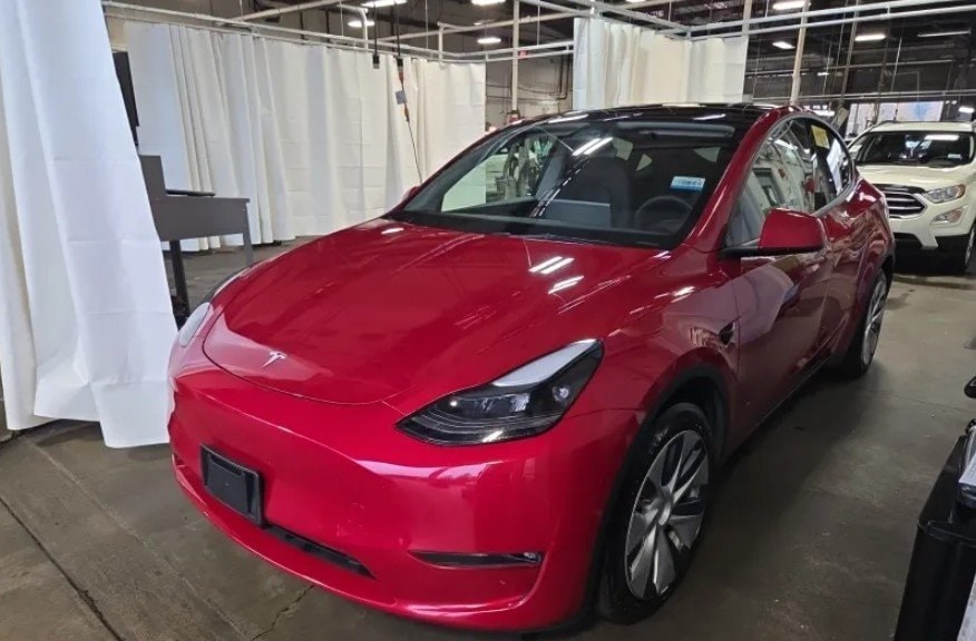 2023 Tesla Model Y Long Range's photo
