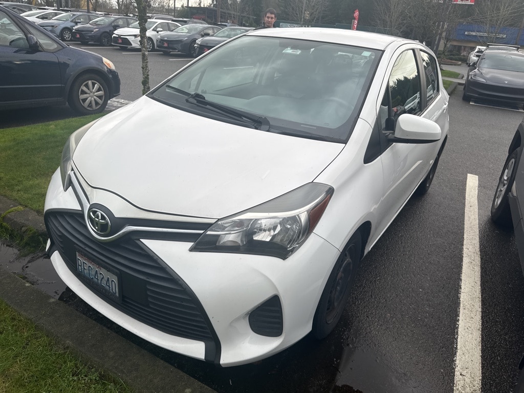 2015 Toyota Yaris L's photo
