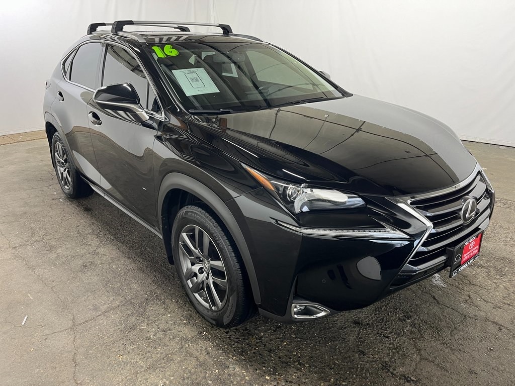 2016 Lexus NX 200t's photo